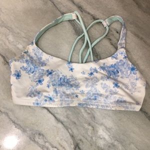 Lululemon Free To Be Sports Bra